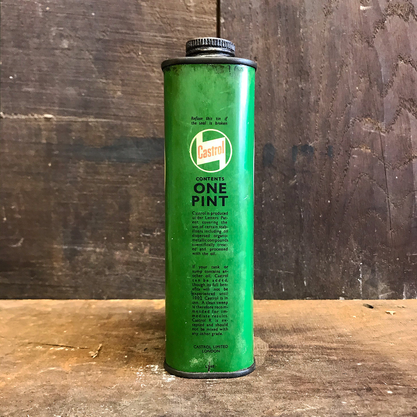 Cool Vintage Castrol XXL 40 1 Pint Can in very good condition for its age. Great for your vintage garage or Man Cave - SHOP NOW - www.intovintage.co.uk