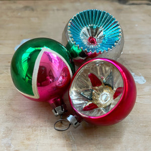 An original box of 1950’s Christmas Baubles. 12 brightly coloured vintage baubles, eleven glass and one plastic - SHOP NOW - www.intovintage.co.uk