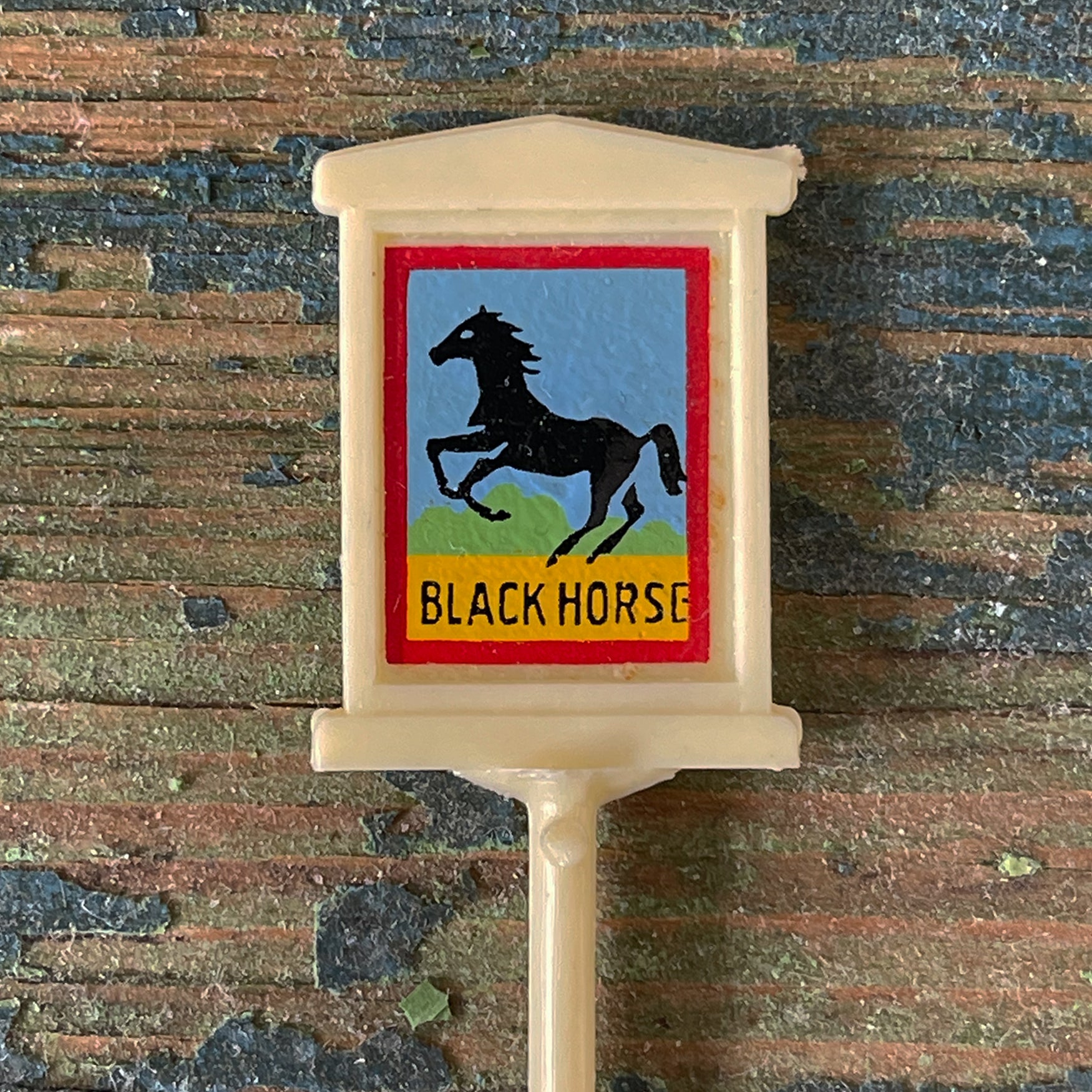 A set of 8 Vintage British Pub Sign Cocktail Sticks. Each shows a traditional Pub sign in bright vibrant colours. Will make your G&T look uber cool! - SHOP NOW - www.intovintage.co.uk