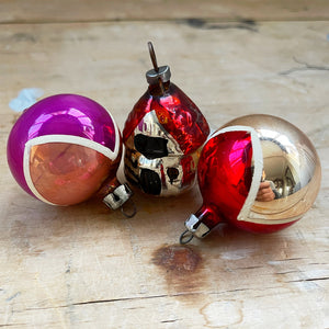An original box of 1950’s Christmas Baubles. 12 brightly coloured vintage baubles, eleven glass and one plastic - SHOP NOW - www.intovintage.co.uk