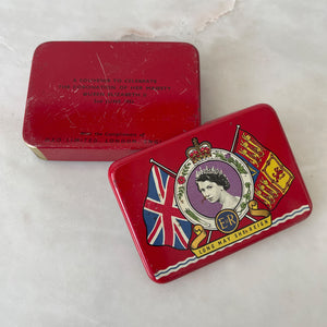 An OXO Coronation Tin from OXO to celebrate Queen Elizabeth's 1953 Coronation. Long May She Reign! SHOP NOW - www.intovintage.co.uk