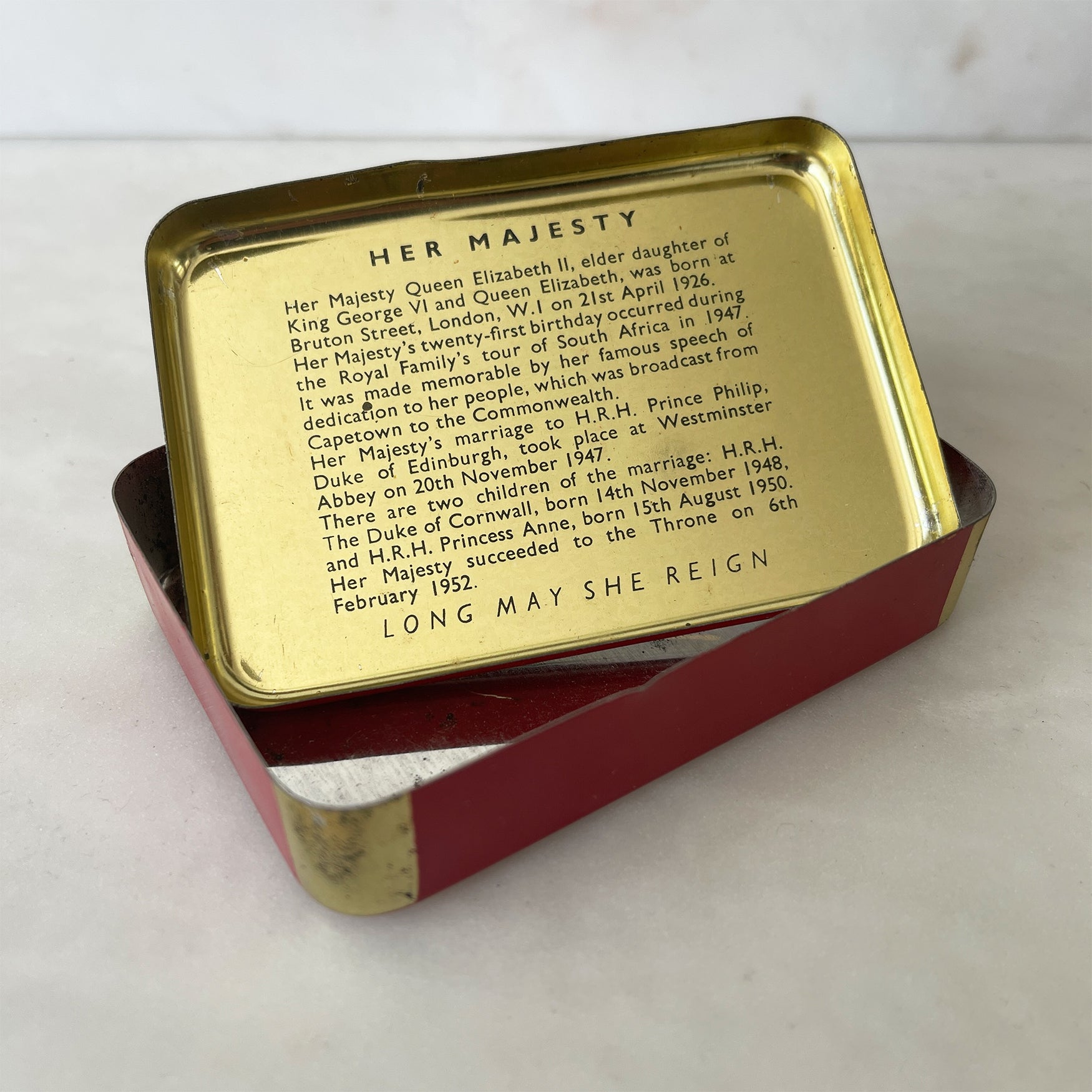 An OXO Coronation Tin from OXO to celebrate Queen Elizabeth's 1953 Coronation. Long May She Reign! SHOP NOW - www.intovintage.co.uk