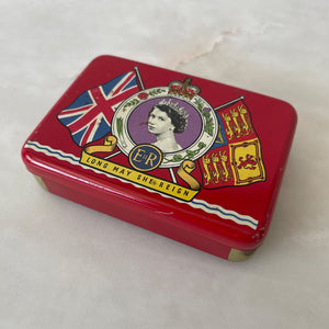 An OXO Coronation Tin from OXO to celebrate Queen Elizabeth's 1953 Coronation. Long May She Reign! SHOP NOW - www.intovintage.co.uk